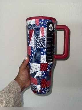 quilted americana hydrojug